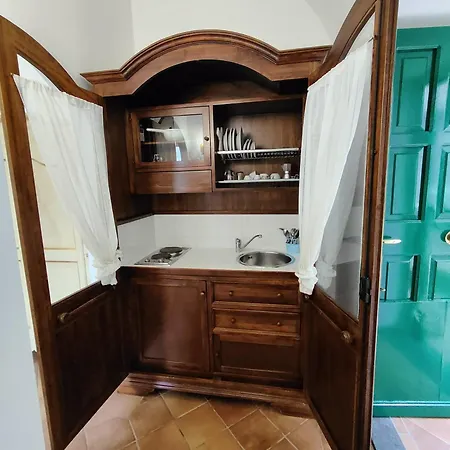 Androsa Apartment *