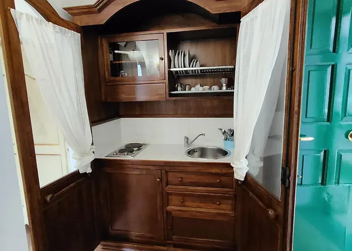 Androsa Apartament *